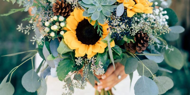 Bó hoa hướng dương ấn tượng trong ngày cưới