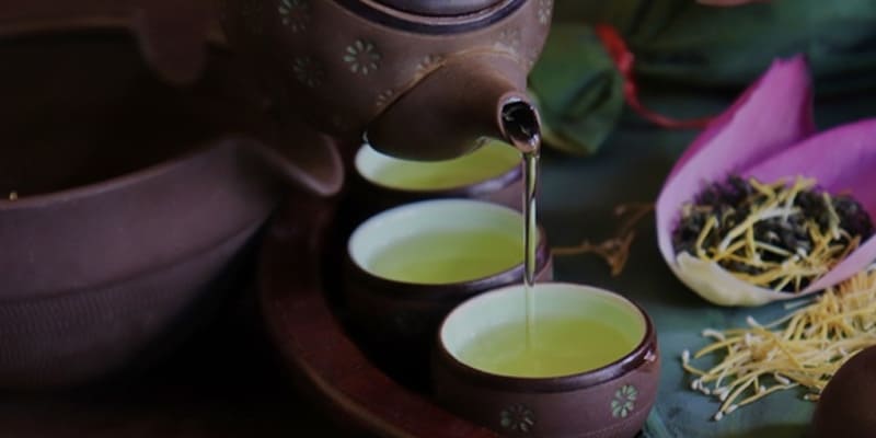 Trà hoa sen sẽ uống, có vị ngọt mát